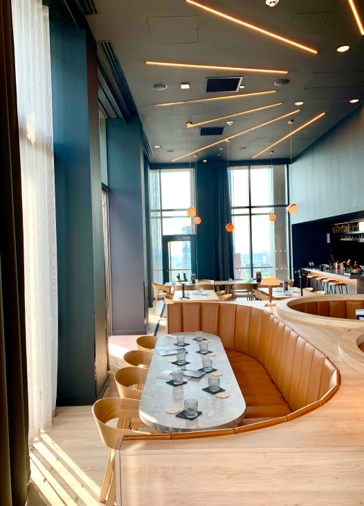 lounge 35 bar table shot