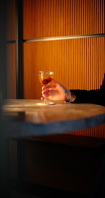 lounge 35 drinks at night