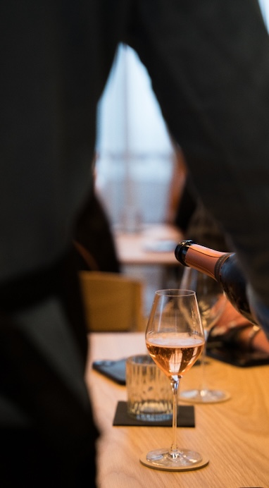 lounge 35 wine being poured